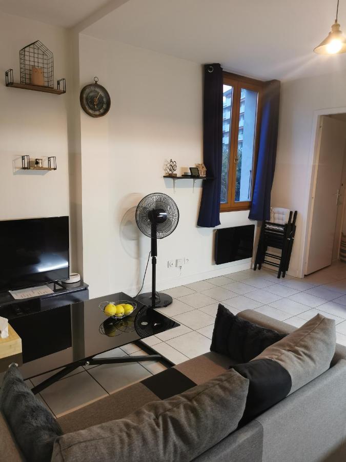 Charmant Appartement A 1 Minute Du Lac Annecy Exterior photo