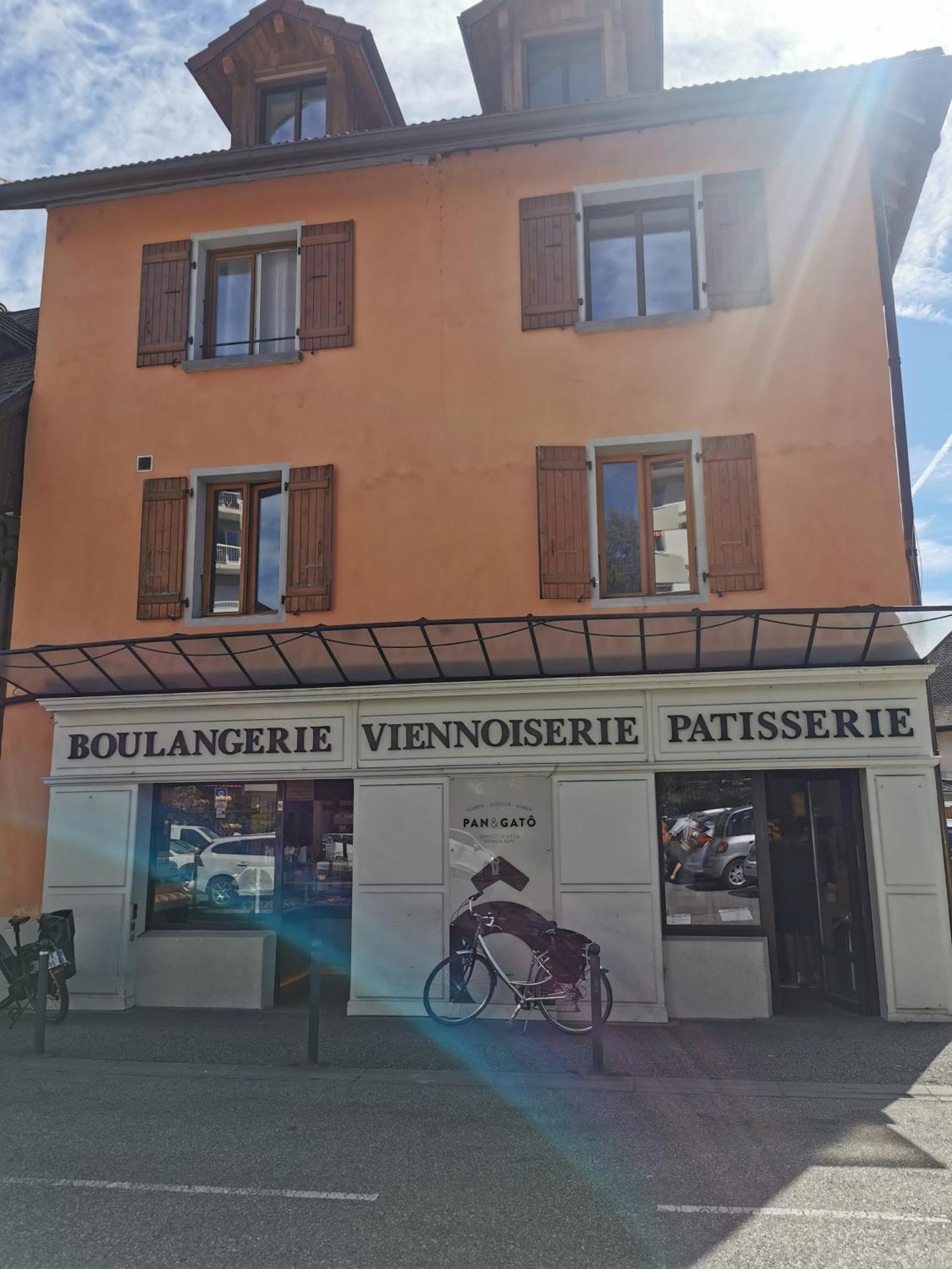 Charmant Appartement A 1 Minute Du Lac Annecy Exterior photo
